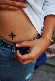 小清新黑色蝴蝶纹身图案