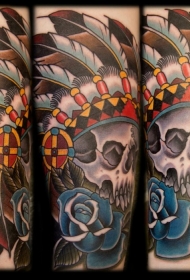 彩色印度风骷髅与蓝色玫瑰纹身图案