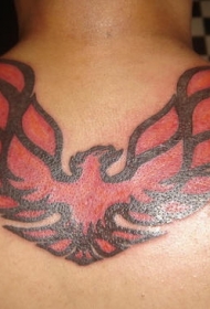 背部庞蒂克火鸟标志纹身图案