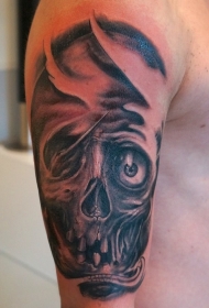 手臂黑灰痛苦的骷髅纹身图案