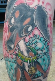 腿部彩绘滑稽的卡通狗纹身图案