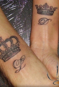情侣浪漫皇冠纹身图案