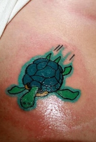 肩部卡通彩色搞笑小绿龟纹身图案