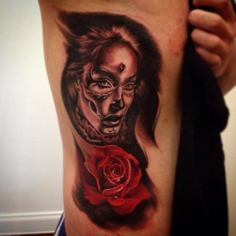 腰侧彩色死亡女神肖像纹身图片