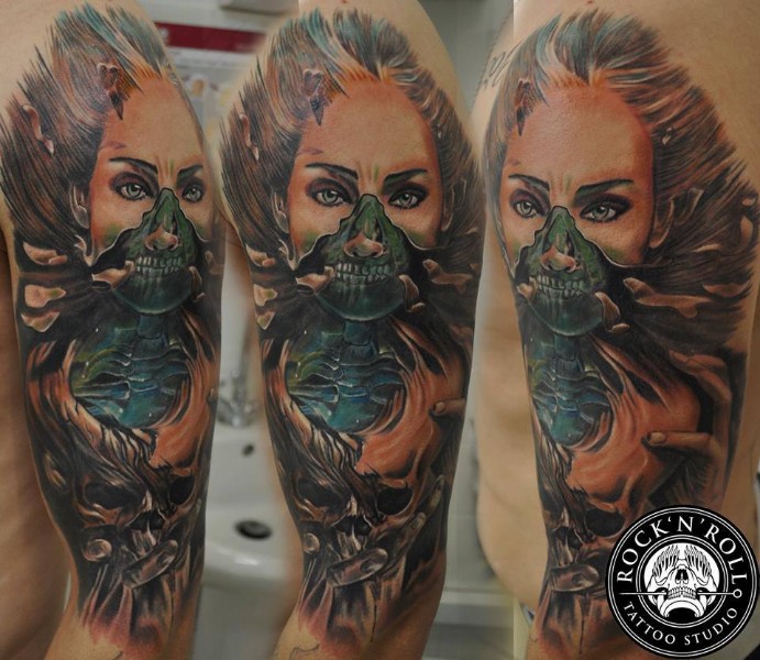 带着骷髅头的怪物脸纹身图案