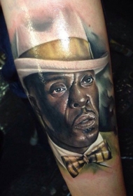 手臂现实主义彩色欧美肖像纹身图案