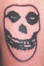 手臂黑色简约骷髅纹身图片