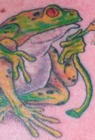 肩部彩色蒲公英青蛙纹身图案