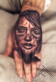 手背黑灰墨西哥传统女性肖像纹身图案