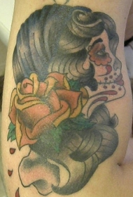 僵尸头像和玫瑰纹身图案