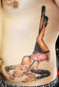 腹部彩色性感诱人的金发女孩纹身