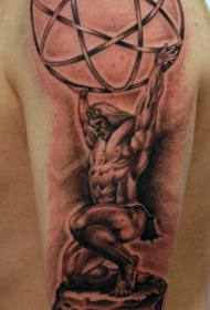 手臂彩绘神秘的雕像纹身图案