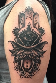 新埃及式黑白肩部树叶纹身图案