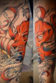 手臂彩色巨型章鱼攻击船纹身图案