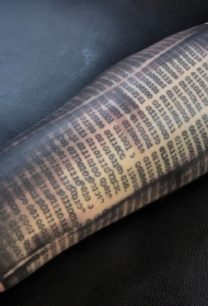 写实风格黑色十进制数字小臂纹身图案