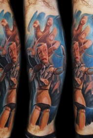 腿部彩色令人毛骨悚然的木偶纹身