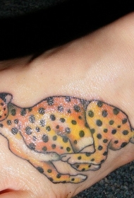 脚背卡通彩色奔跑的猎豹纹身图案