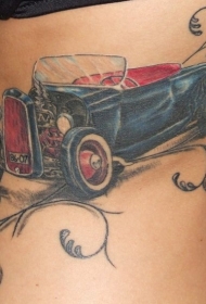 侧肋复古敞篷汽车纹身图案