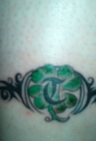 腿部彩色部落花纹三叶草纹身图案