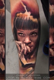 手臂逼真的女人肖像纹身图案