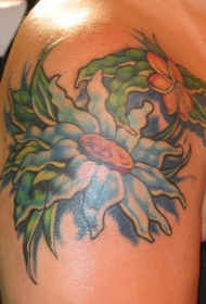 肩部美丽的蓝色花朵叶子纹身图案