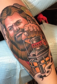 手臂老派风格的彩色巫师与灯纹身图案