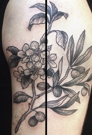 大臂黑色线条点刺花朵纹身图案