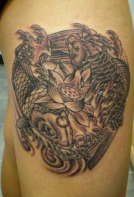 腿部棕色阴阳鱼与莲花纹身图案