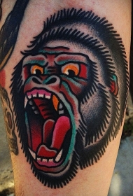 手臂愤怒的彩色大猩猩头纹身图案