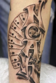 英文字母与扑克牌手臂纹身图案