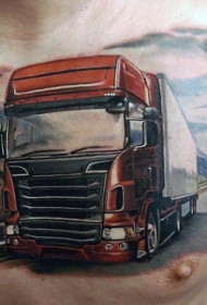 胸部写实彩色公路上的卡车纹身图案