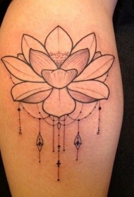 黑灰风格莲花与装饰纹身图案