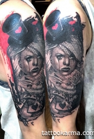 肩部欧美旧货风格的彩色妇女纹身图案
