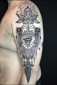 手臂黑色法蒂玛之手和羽毛花朵纹身图案