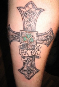 装饰风格十字架纹身图案