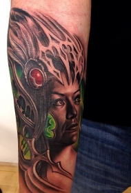 手臂现代风格的彩色部落妇女与头盔纹身