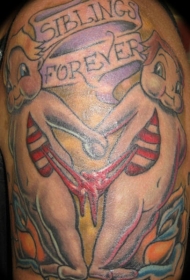 肩部彩色血腥兄弟姐妹分开纹身
