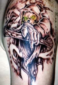 死神有绿色的眼睛纹身图案