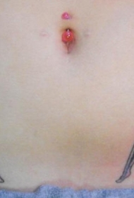 腹部蓝色对称女孩剪影纹身图案