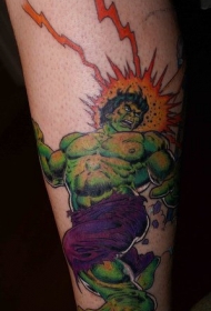 手臂彩色攻击巨人闪电纹身图案