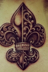 颈部百合花纹章纹身图案