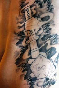 侧肋插画风格武士刀纹身图案