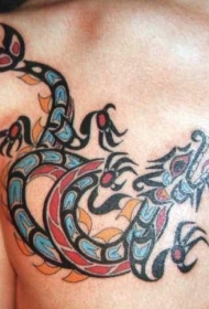 胸部七彩中国龙纹身图案