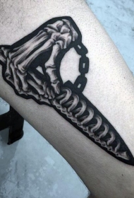 小腿神奇的黑白骨架手和匕首纹身图案