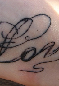手臂彩色爱字字母纹身图案