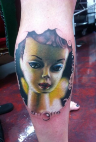 小腿彩色卡通娃娃脸纹身图案