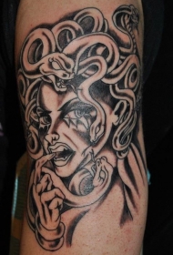 漫画风格黑灰诱惑美杜莎纹身图案