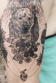大臂雕刻风格黑色熊和浆果纹身图案