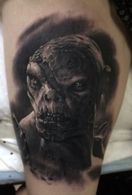 腿部黑灰色逼真霍比特人纹身图案