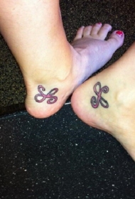 脚后跟凯尔特结友谊纹身图案